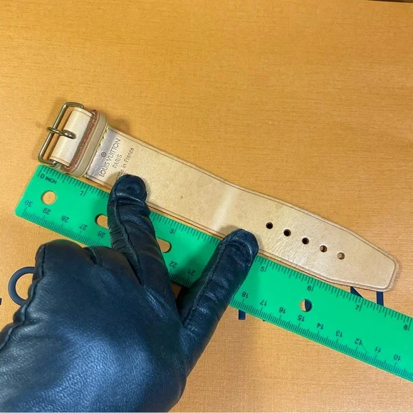 Louis Vuitton Poignet as a Bracelet - Picture 11 of 16